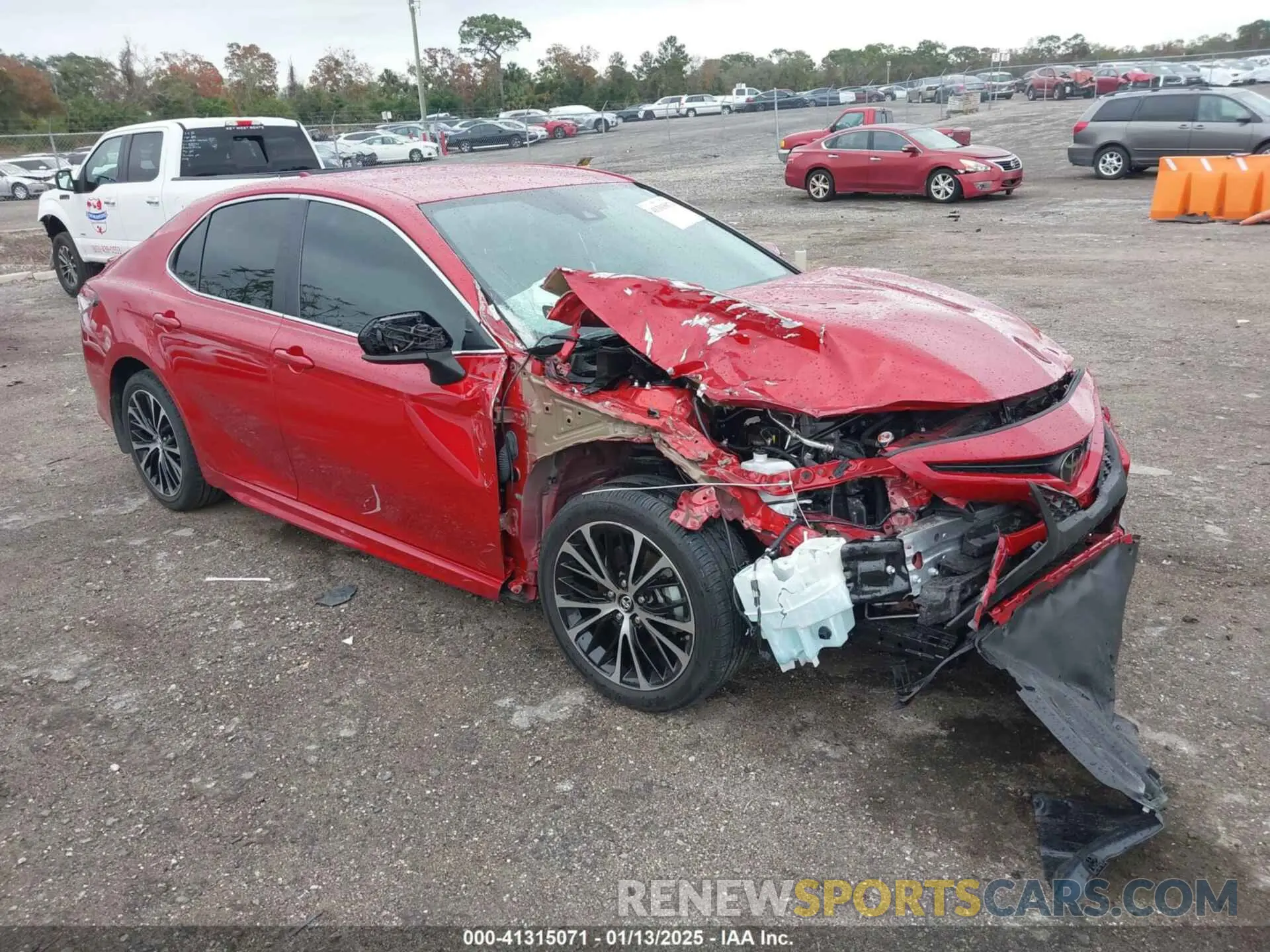 1 Фотография поврежденного автомобиля 4T1B11HK6KU167682 TOYOTA CAMRY 2019