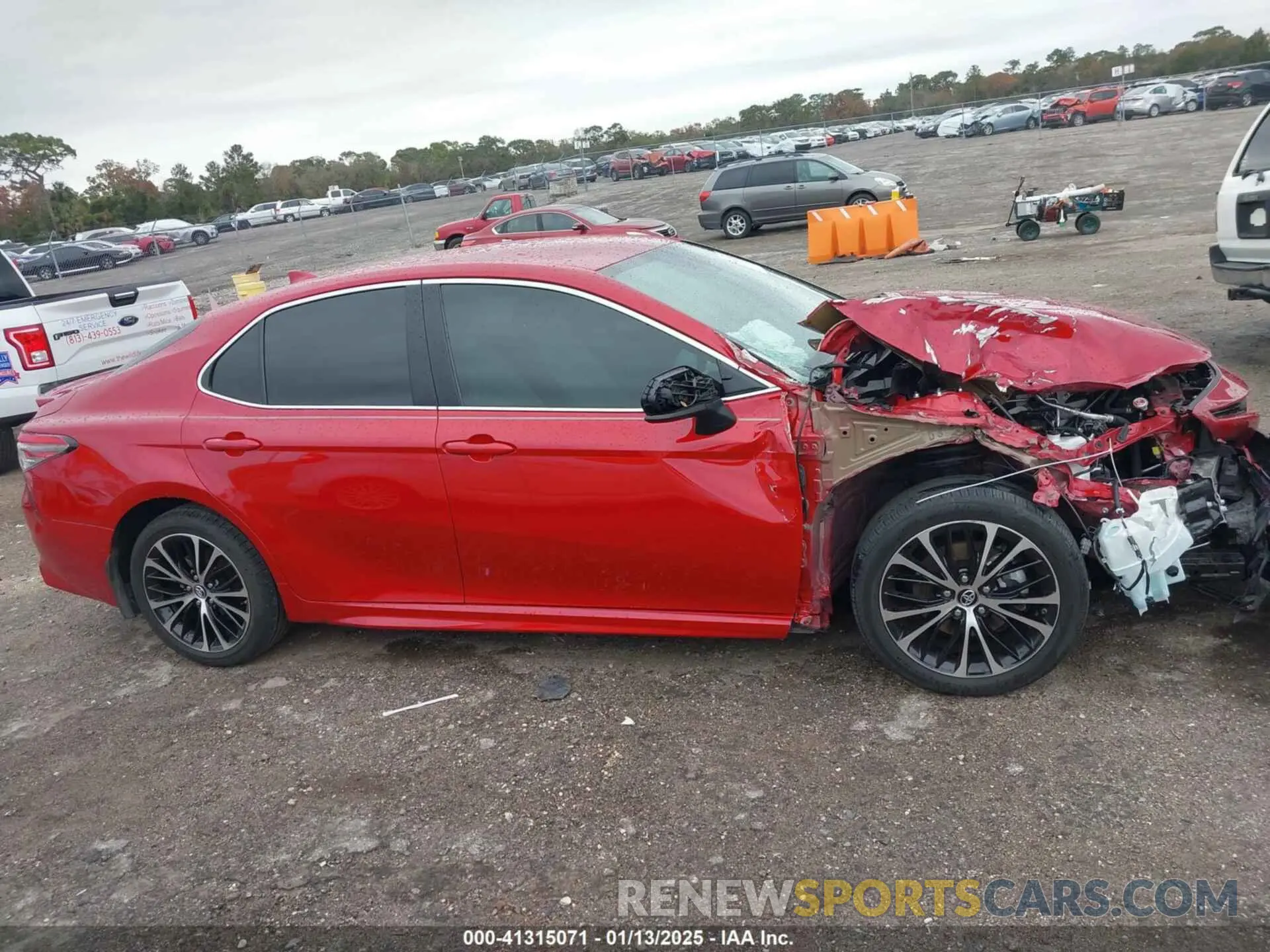 13 Фотография поврежденного автомобиля 4T1B11HK6KU167682 TOYOTA CAMRY 2019