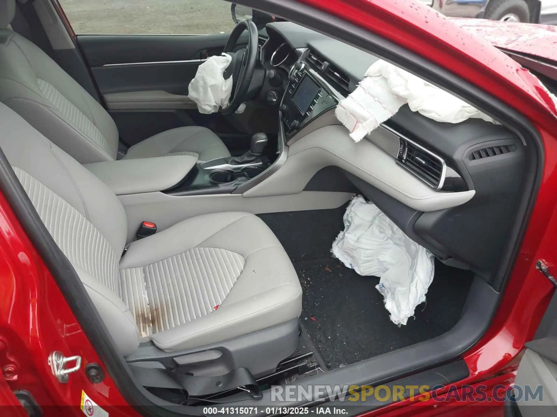 5 Фотография поврежденного автомобиля 4T1B11HK6KU167682 TOYOTA CAMRY 2019