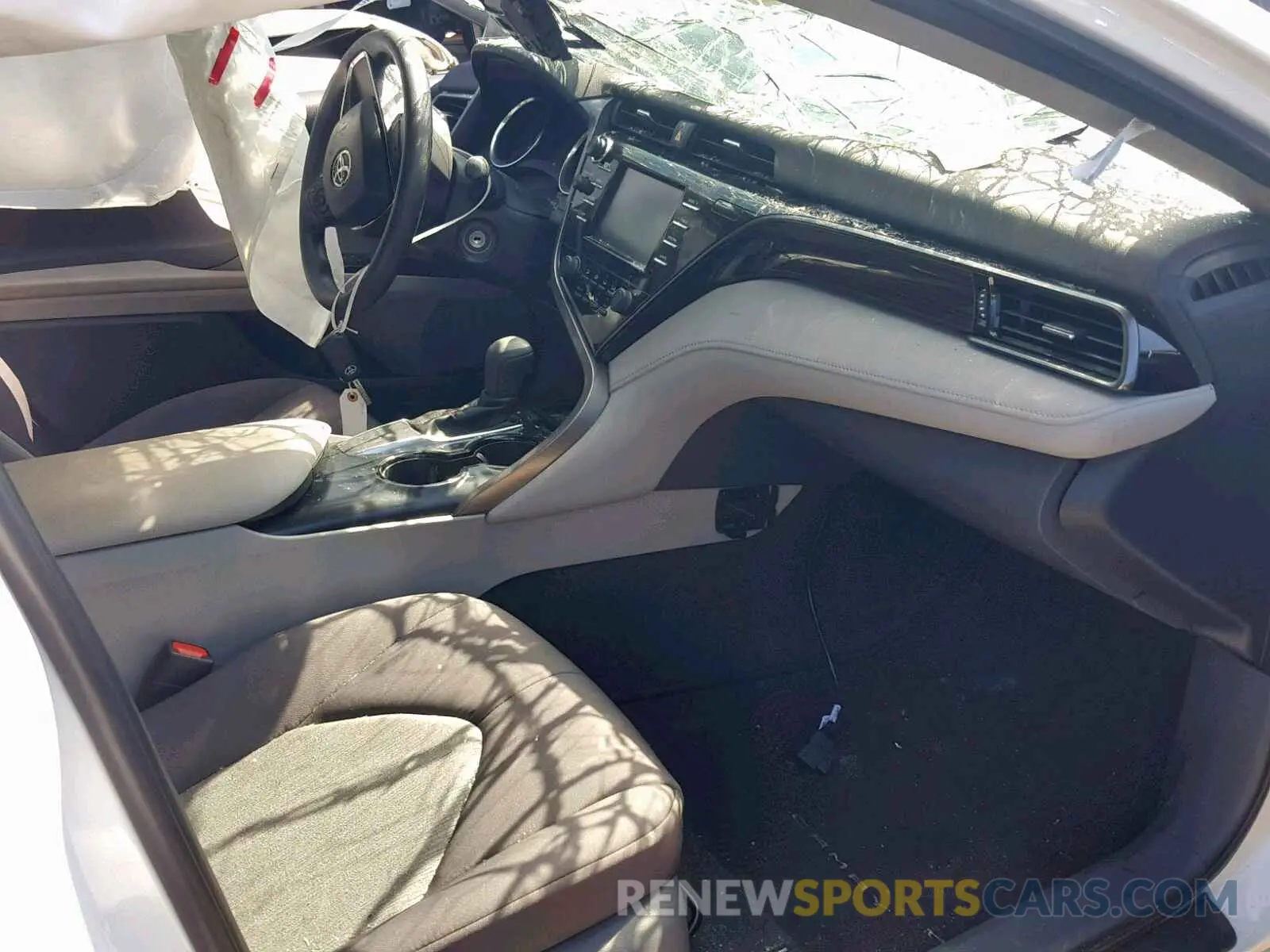 5 Photograph of a damaged car 4T1B11HK6KU169531 TOYOTA CAMRY 2019