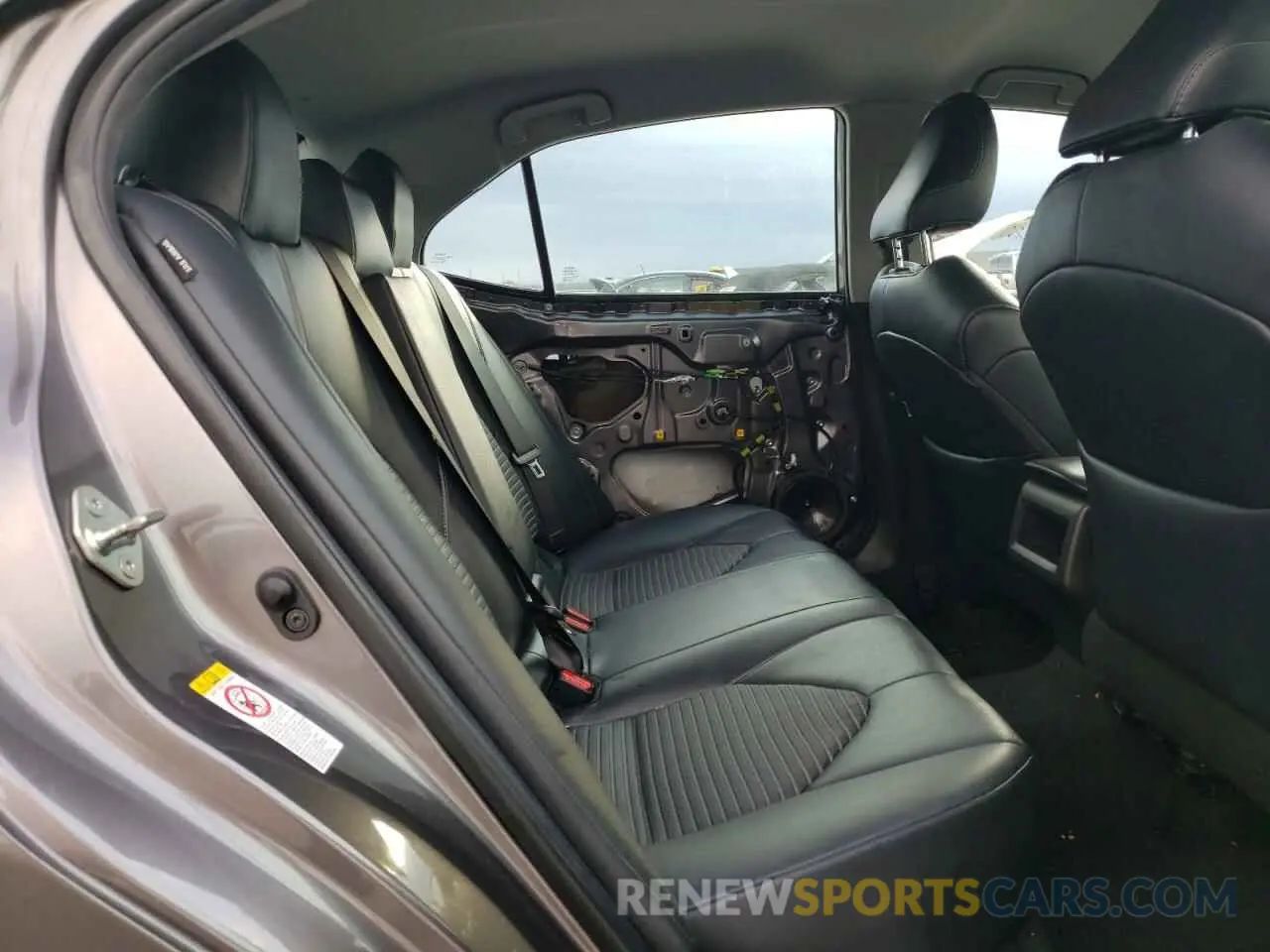 10 Photograph of a damaged car 4T1B11HK6KU170839 TOYOTA CAMRY 2019