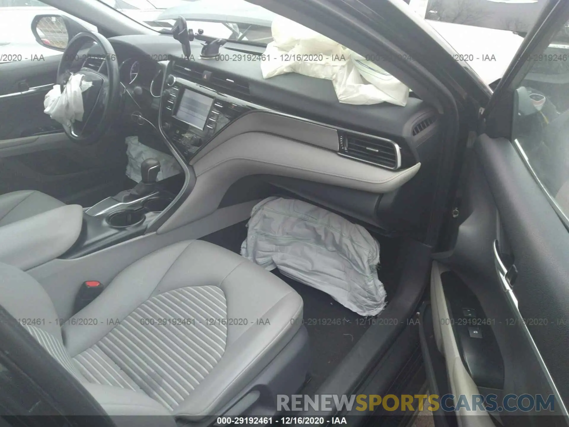 5 Photograph of a damaged car 4T1B11HK6KU187771 TOYOTA CAMRY 2019
