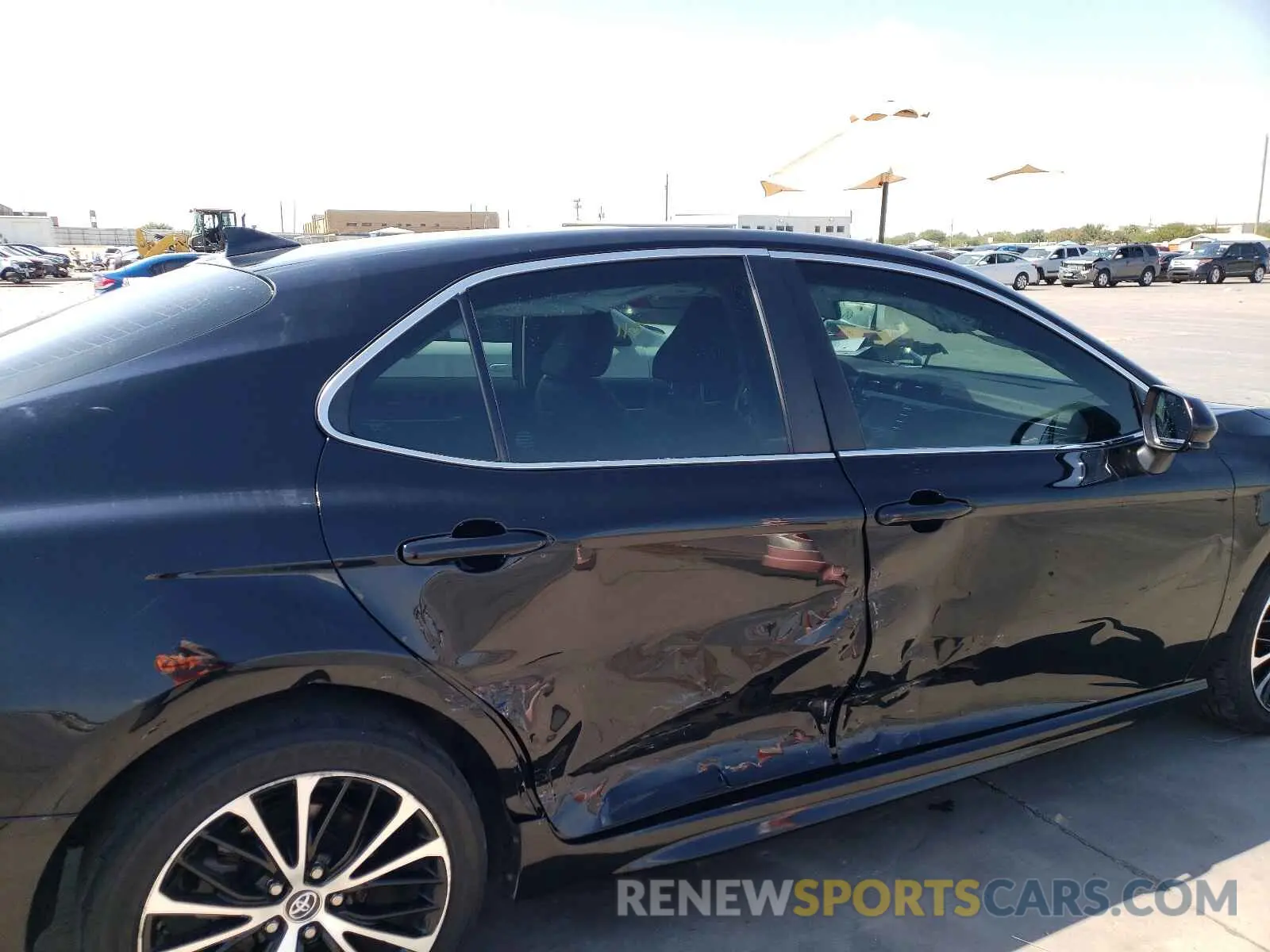 9 Photograph of a damaged car 4T1B11HK6KU196552 TOYOTA CAMRY 2019
