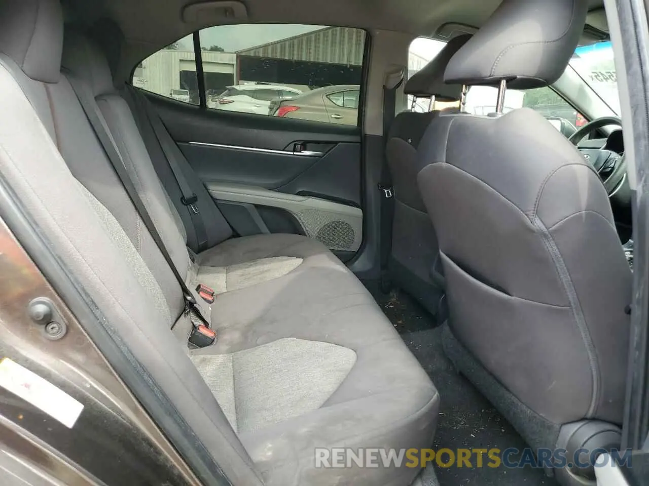 10 Photograph of a damaged car 4T1B11HK6KU199242 TOYOTA CAMRY 2019