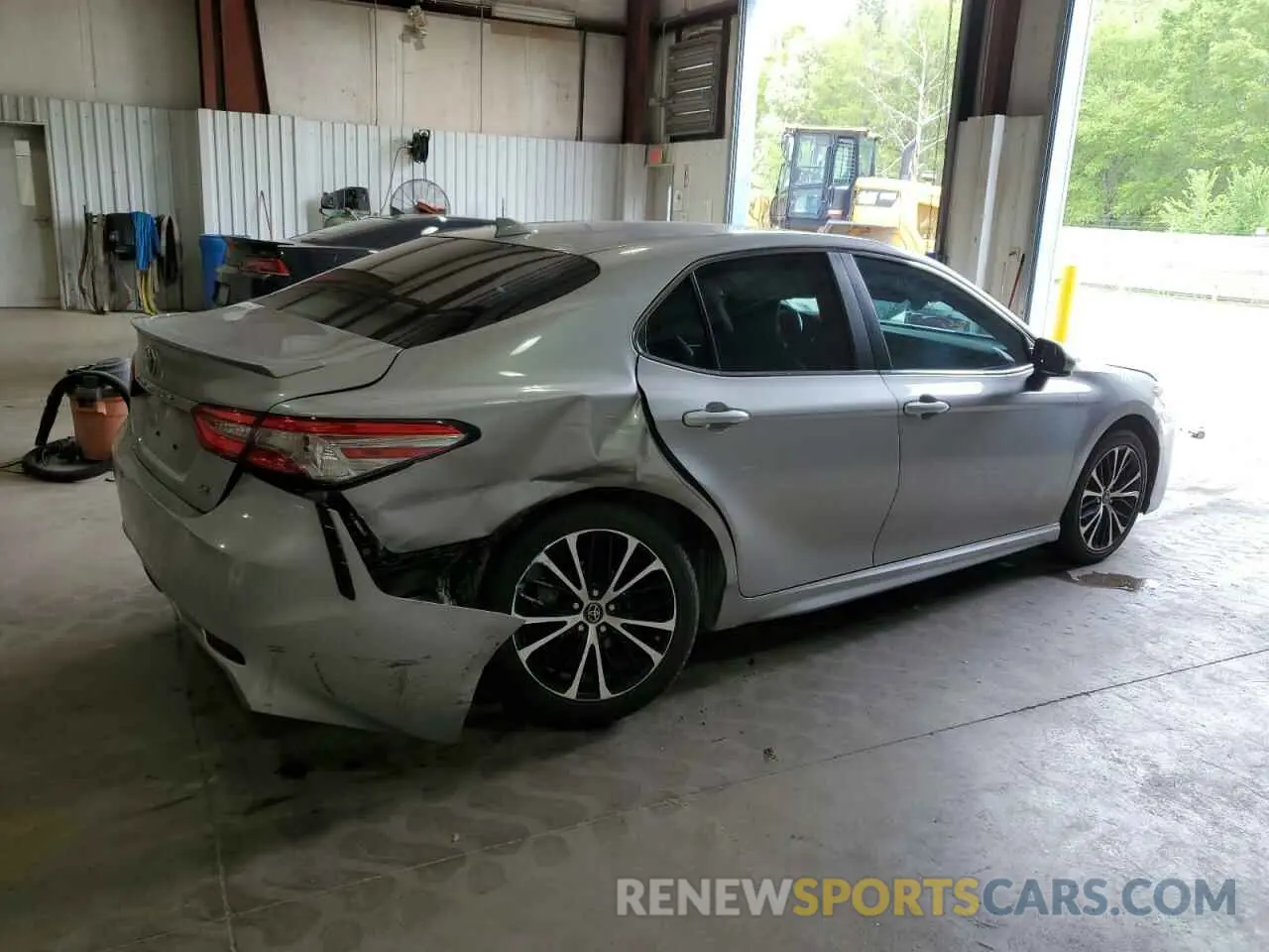 3 Photograph of a damaged car 4T1B11HK6KU202768 TOYOTA CAMRY 2019