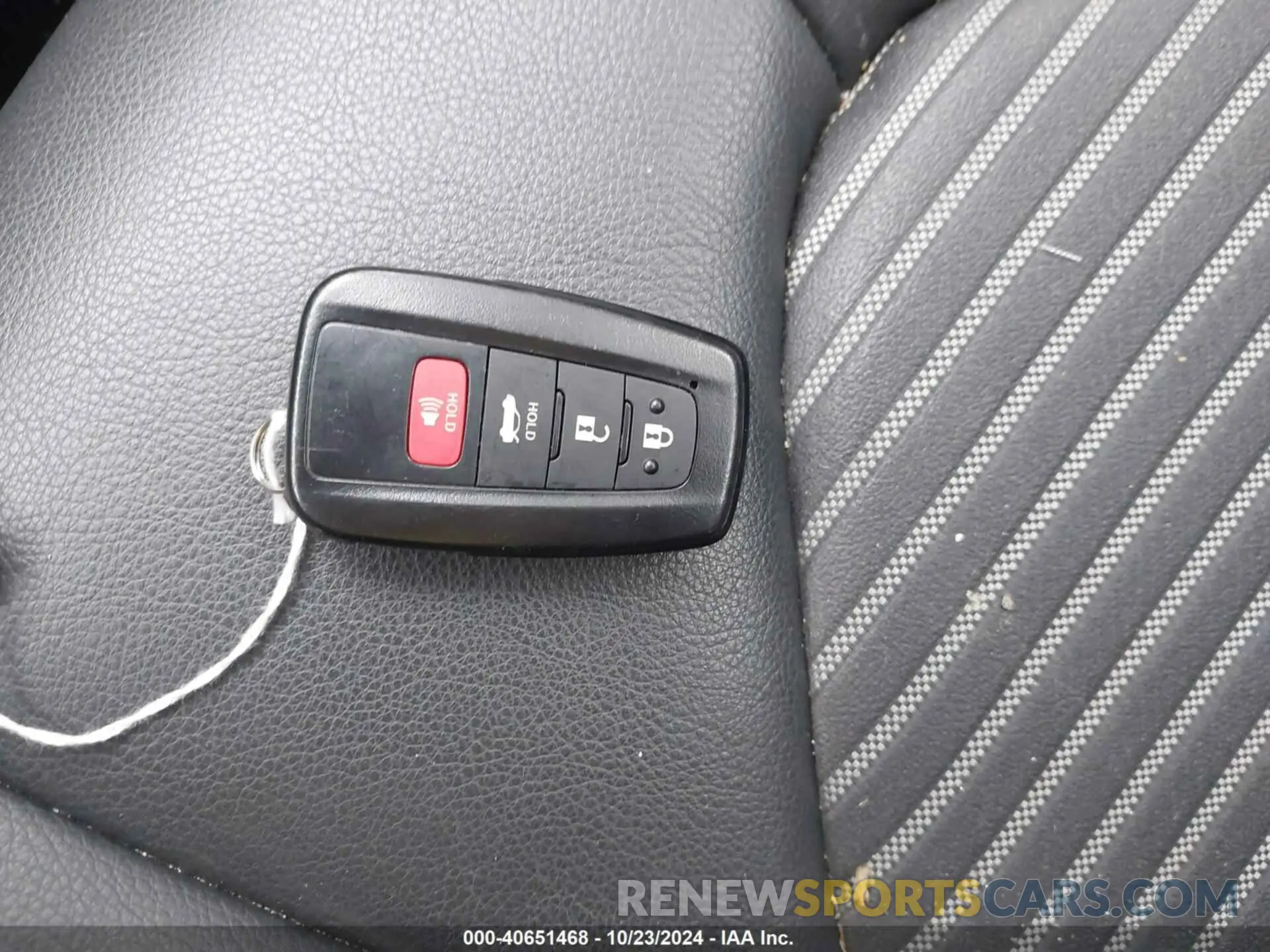 11 Photograph of a damaged car 4T1B11HK6KU210014 TOYOTA CAMRY 2019
