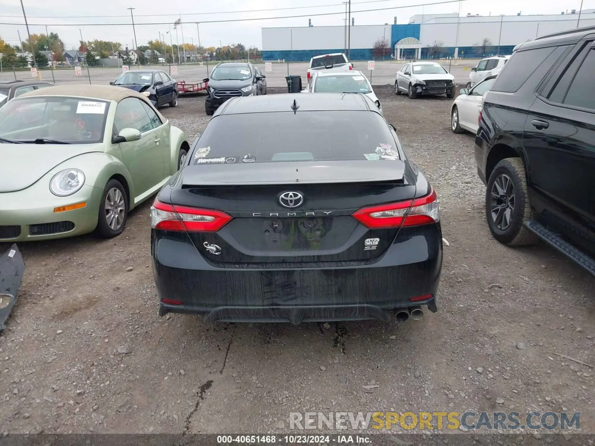 17 Photograph of a damaged car 4T1B11HK6KU210014 TOYOTA CAMRY 2019