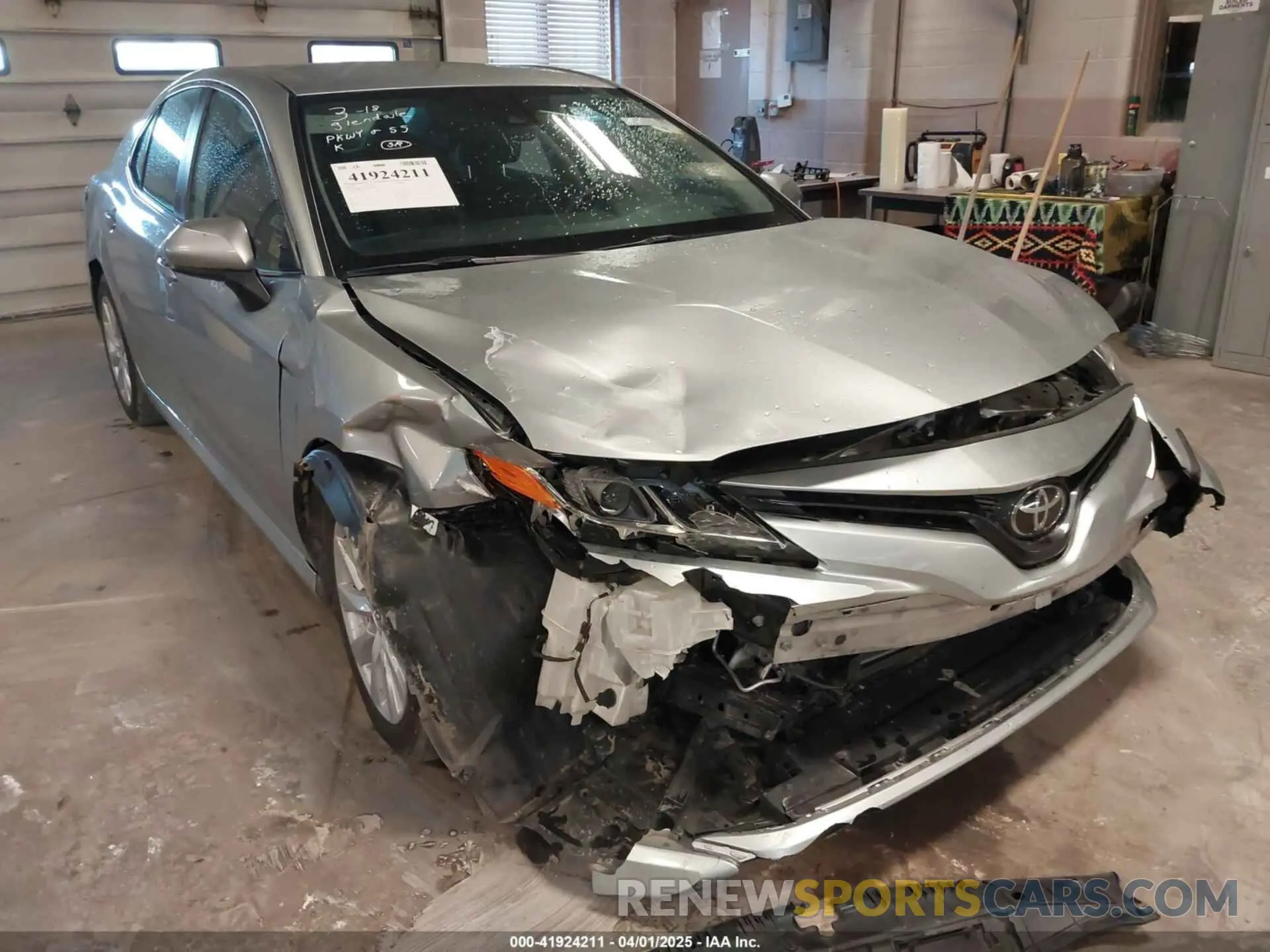 6 Фотография поврежденного автомобиля 4T1B11HK6KU210613 TOYOTA CAMRY 2019