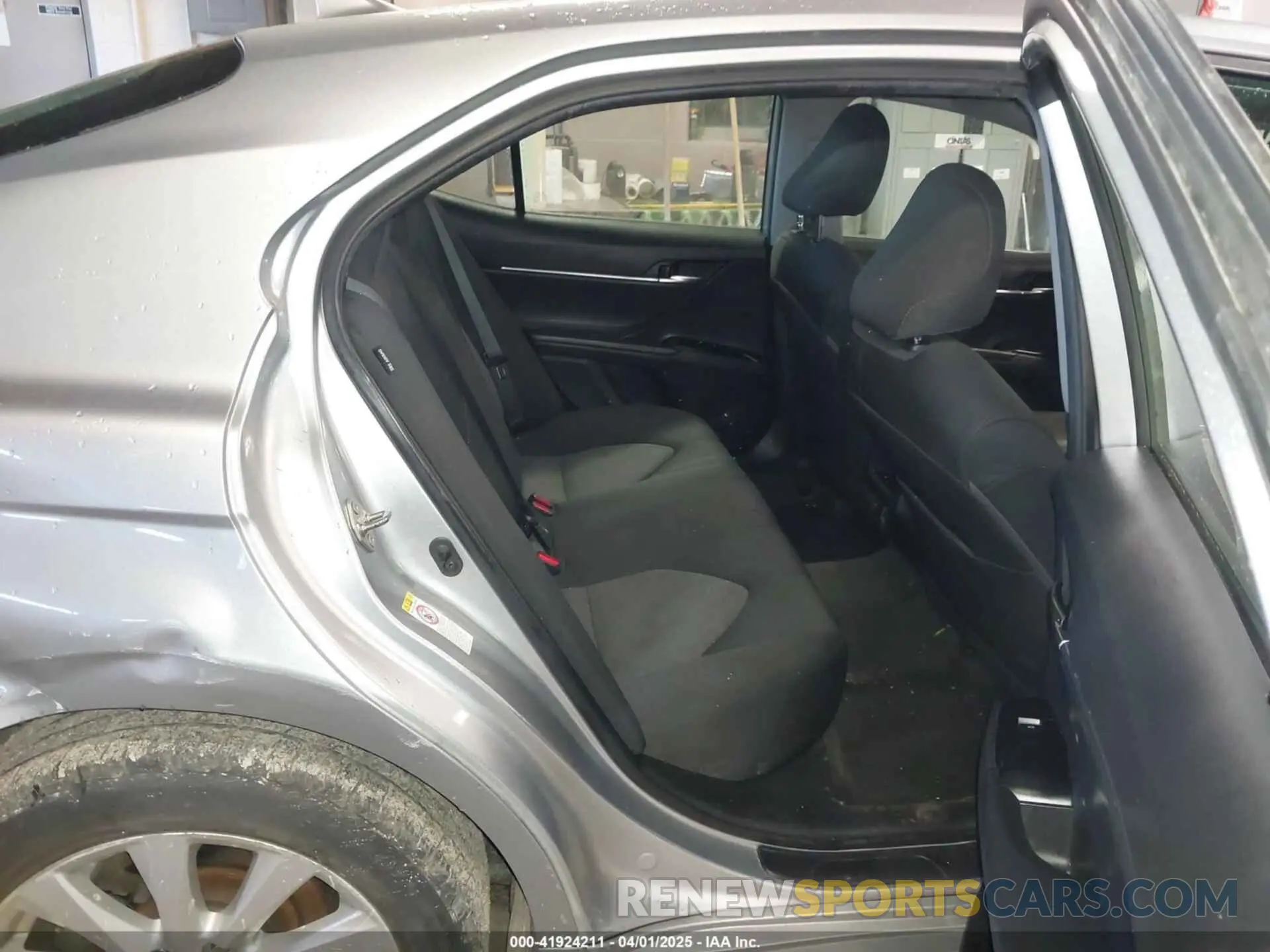 8 Фотография поврежденного автомобиля 4T1B11HK6KU210613 TOYOTA CAMRY 2019