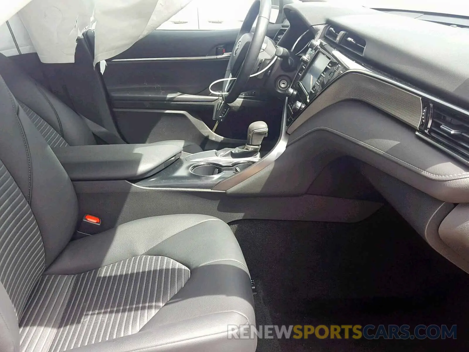 5 Photograph of a damaged car 4T1B11HK6KU211759 TOYOTA CAMRY 2019