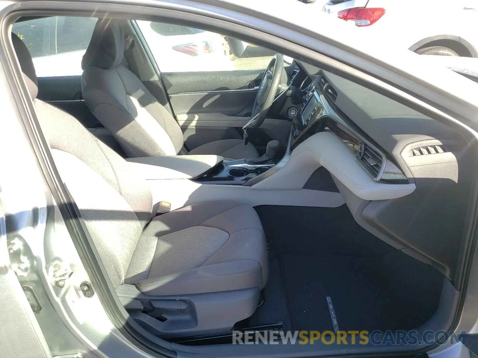 5 Photograph of a damaged car 4T1B11HK6KU213933 TOYOTA CAMRY 2019