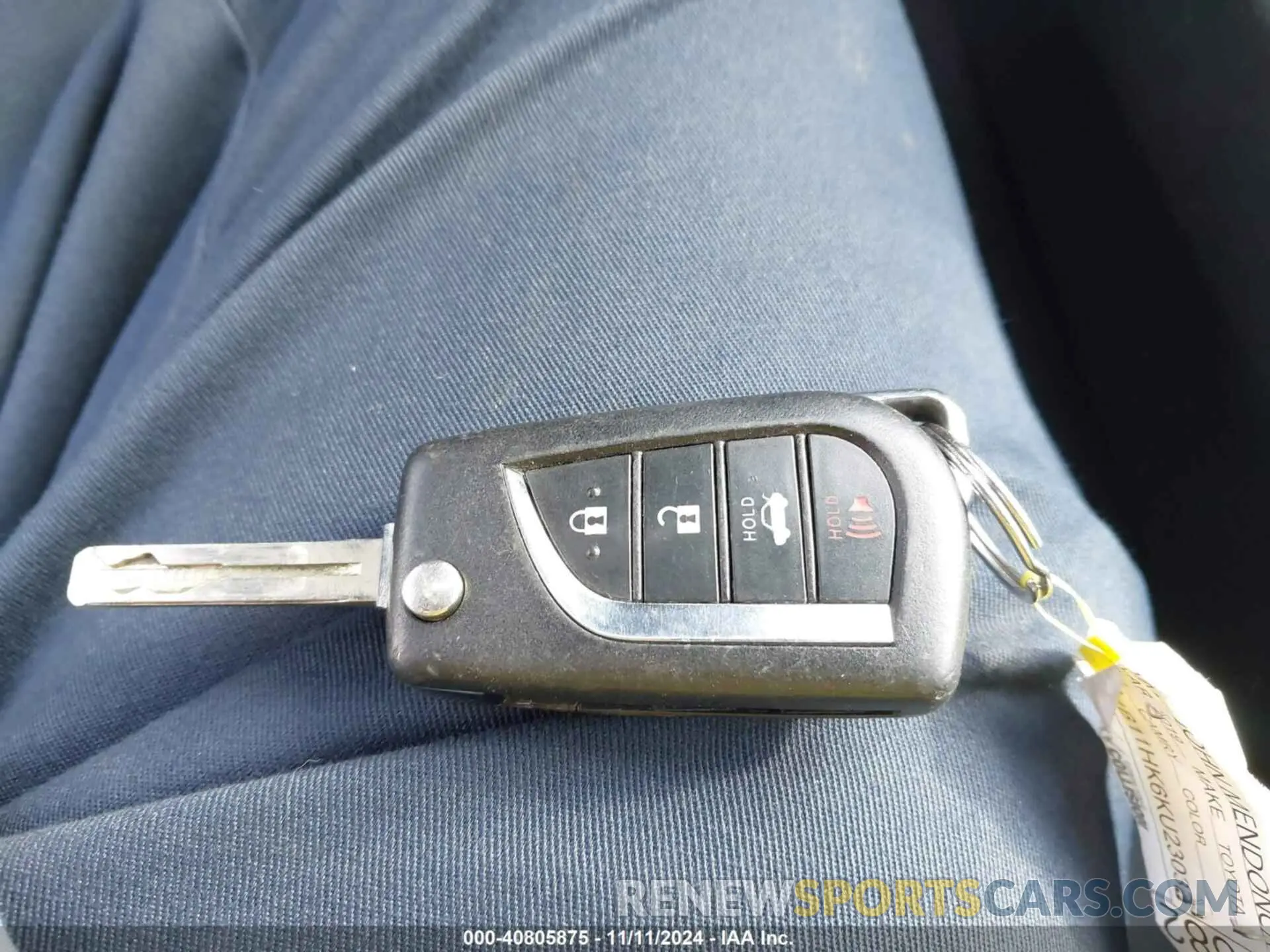 11 Фотография поврежденного автомобиля 4T1B11HK6KU230327 TOYOTA CAMRY 2019