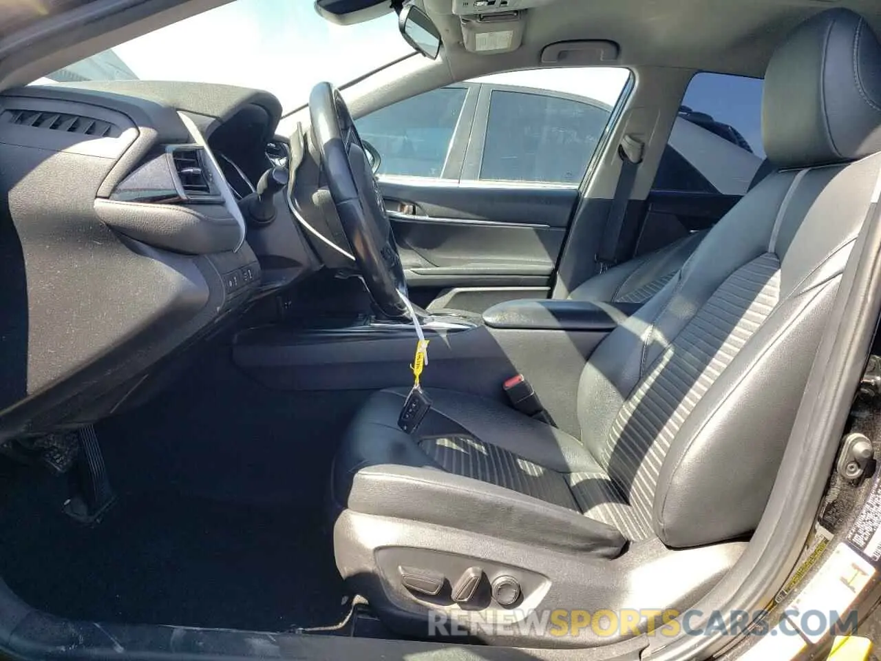 7 Photograph of a damaged car 4T1B11HK6KU236287 TOYOTA CAMRY 2019