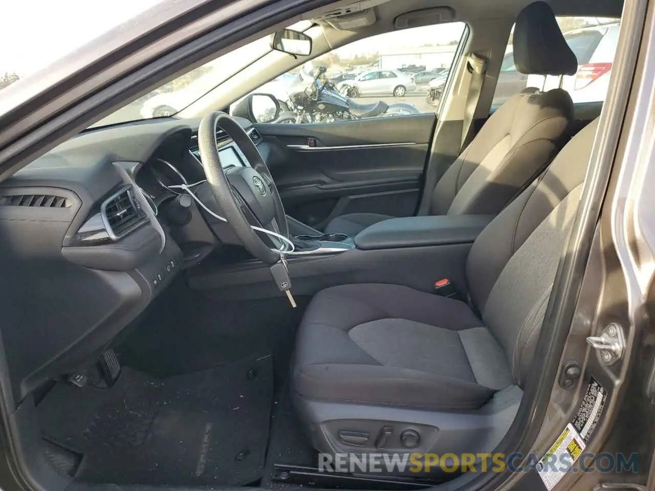 7 Фотография поврежденного автомобиля 4T1B11HK6KU253994 TOYOTA CAMRY 2019