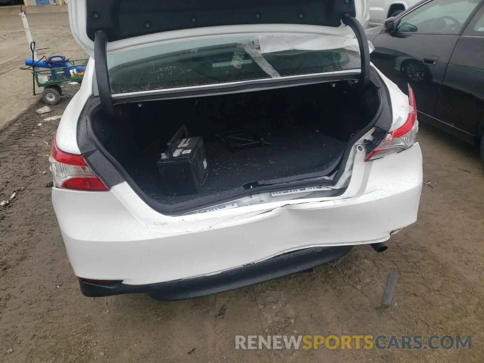 9 Photograph of a damaged car 4T1B11HK6KU255972 TOYOTA CAMRY 2019