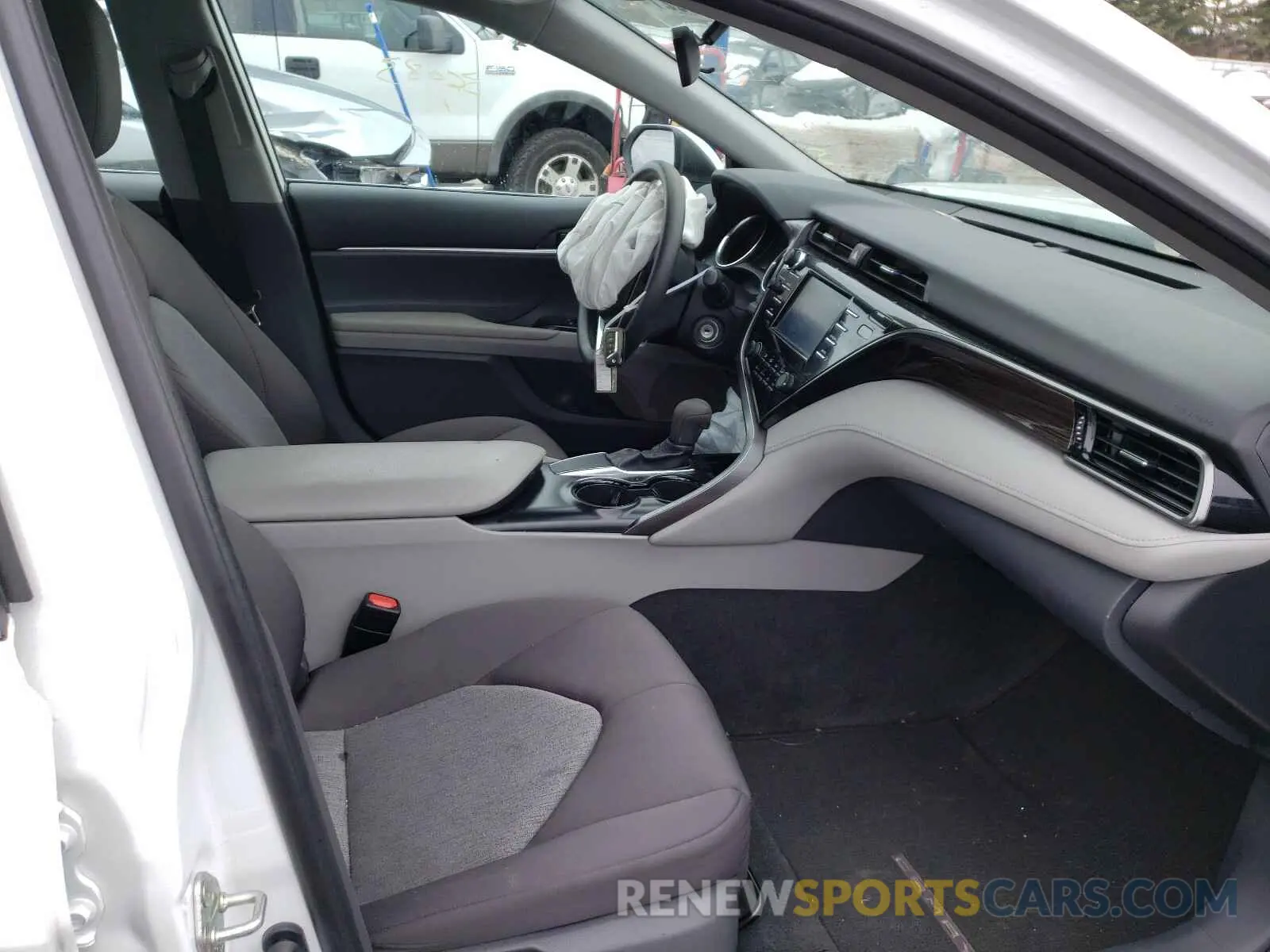 5 Photograph of a damaged car 4T1B11HK6KU257396 TOYOTA CAMRY 2019