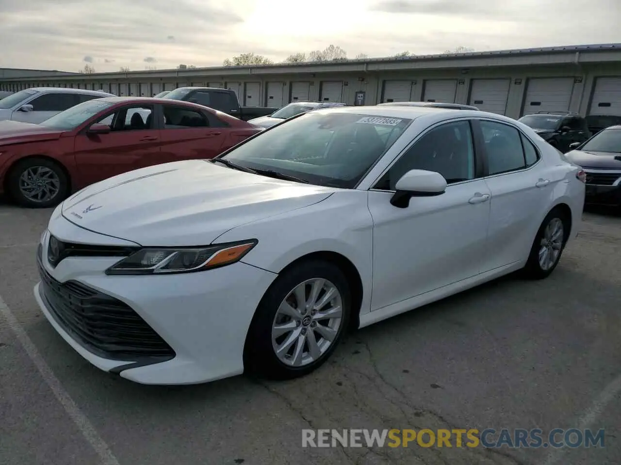 1 Фотография поврежденного автомобиля 4T1B11HK6KU258712 TOYOTA CAMRY 2019