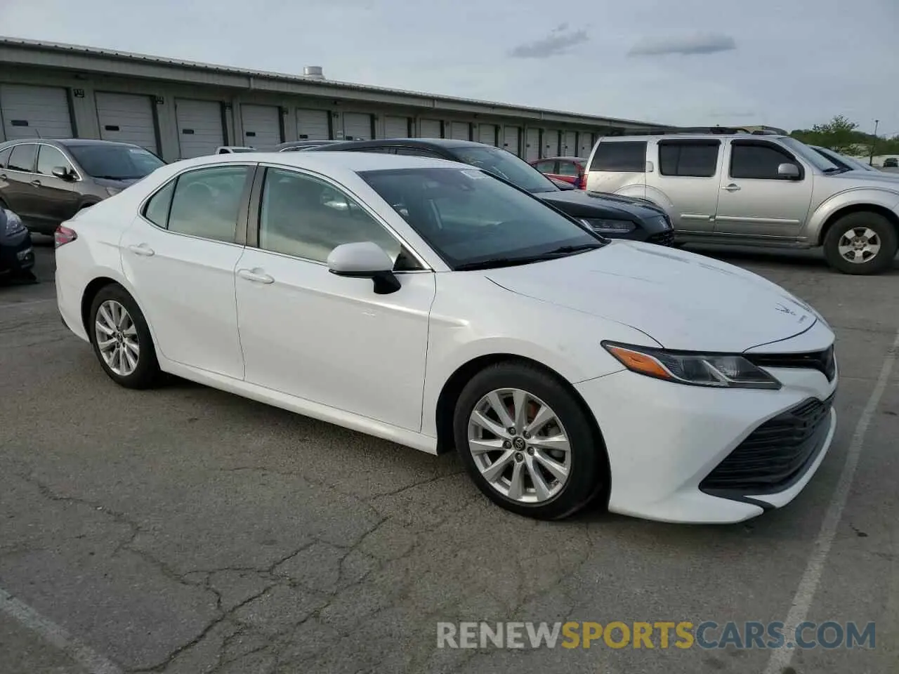 4 Фотография поврежденного автомобиля 4T1B11HK6KU258712 TOYOTA CAMRY 2019