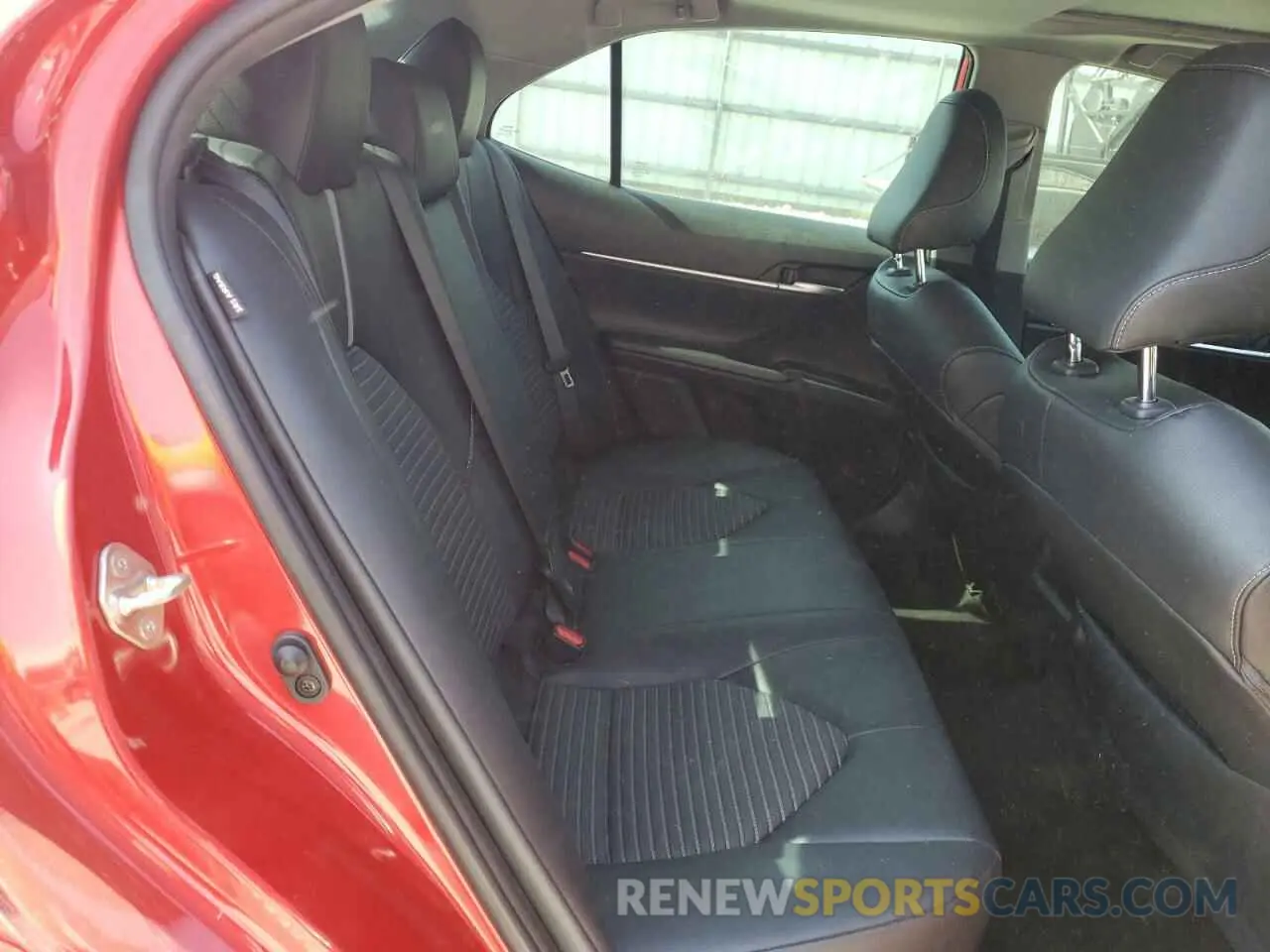 6 Photograph of a damaged car 4T1B11HK6KU261111 TOYOTA CAMRY 2019