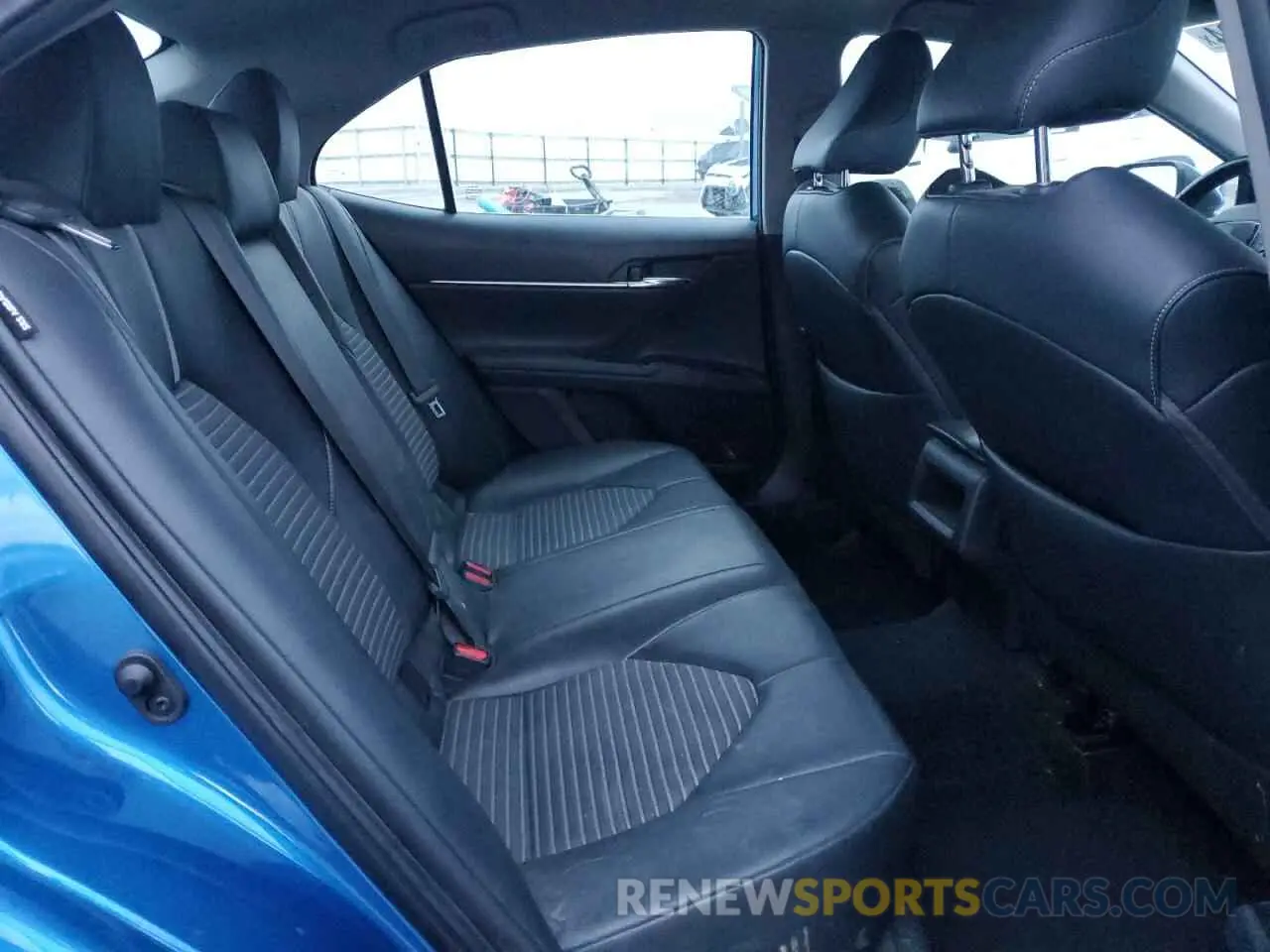 10 Photograph of a damaged car 4T1B11HK6KU262517 TOYOTA CAMRY 2019