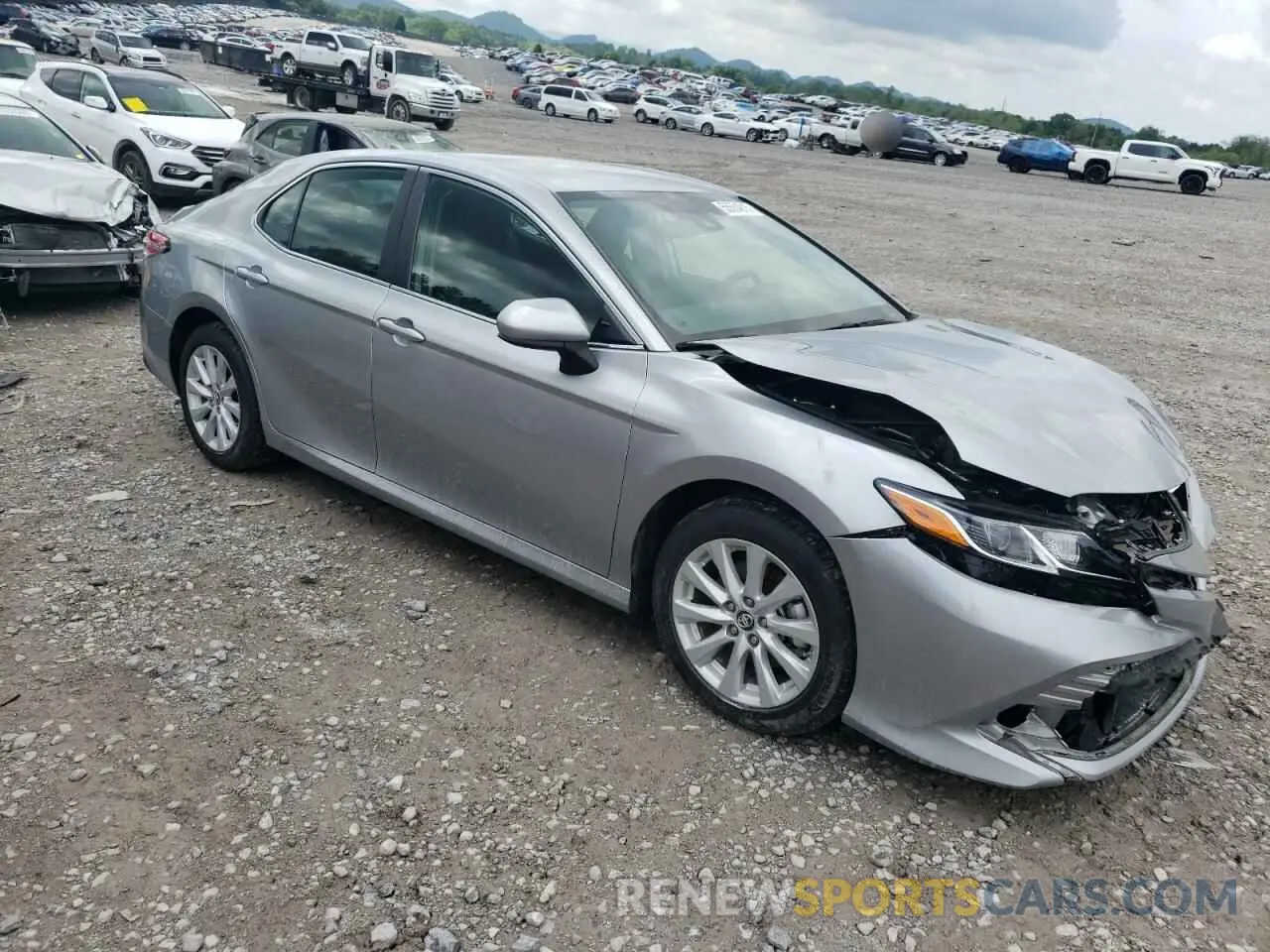 4 Фотография поврежденного автомобиля 4T1B11HK6KU283951 TOYOTA CAMRY 2019