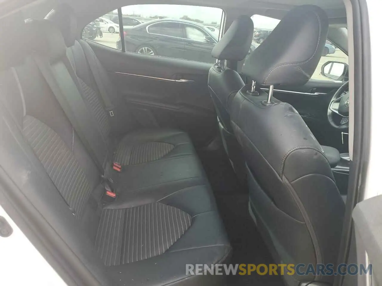 10 Фотография поврежденного автомобиля 4T1B11HK6KU298059 TOYOTA CAMRY 2019