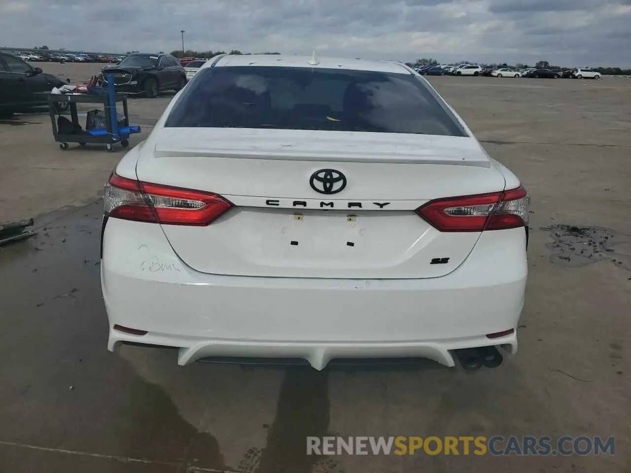 6 Фотография поврежденного автомобиля 4T1B11HK6KU298059 TOYOTA CAMRY 2019