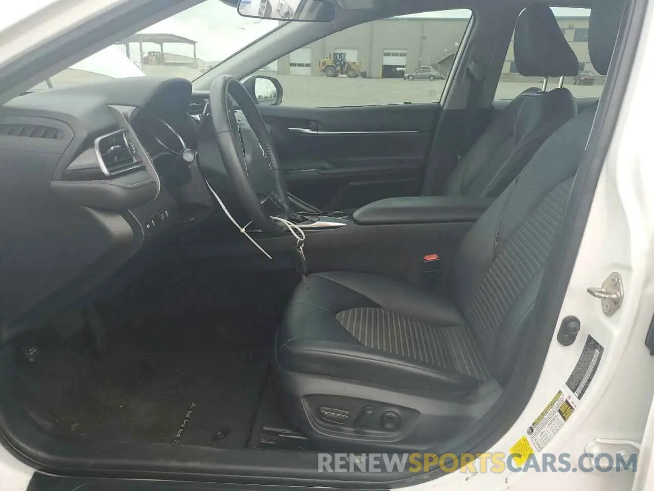 7 Фотография поврежденного автомобиля 4T1B11HK6KU298059 TOYOTA CAMRY 2019