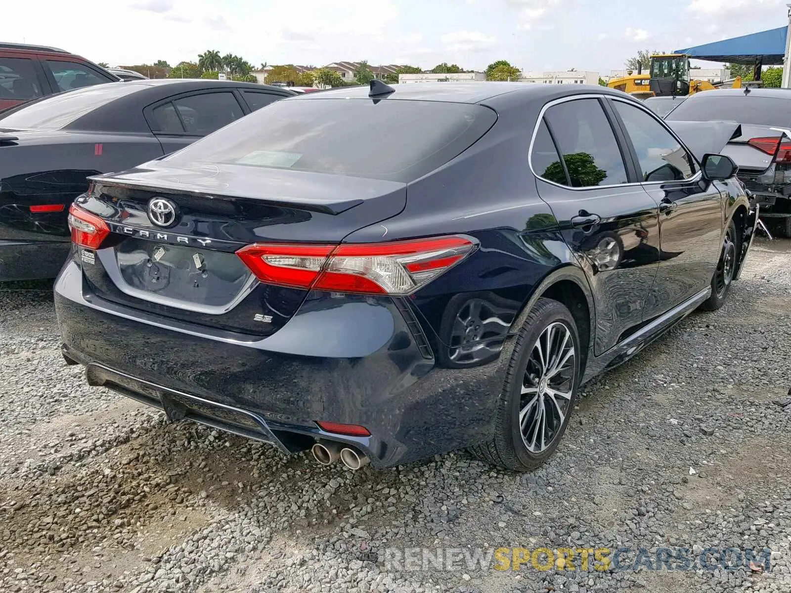 4 Photograph of a damaged car 4T1B11HK6KU683234 TOYOTA CAMRY 2019