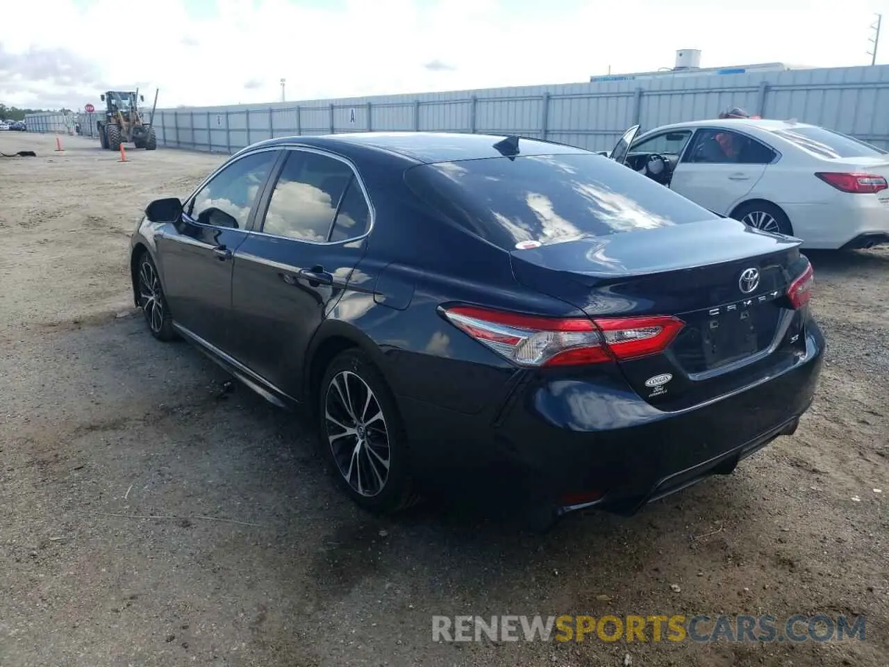 3 Photograph of a damaged car 4T1B11HK6KU684142 TOYOTA CAMRY 2019