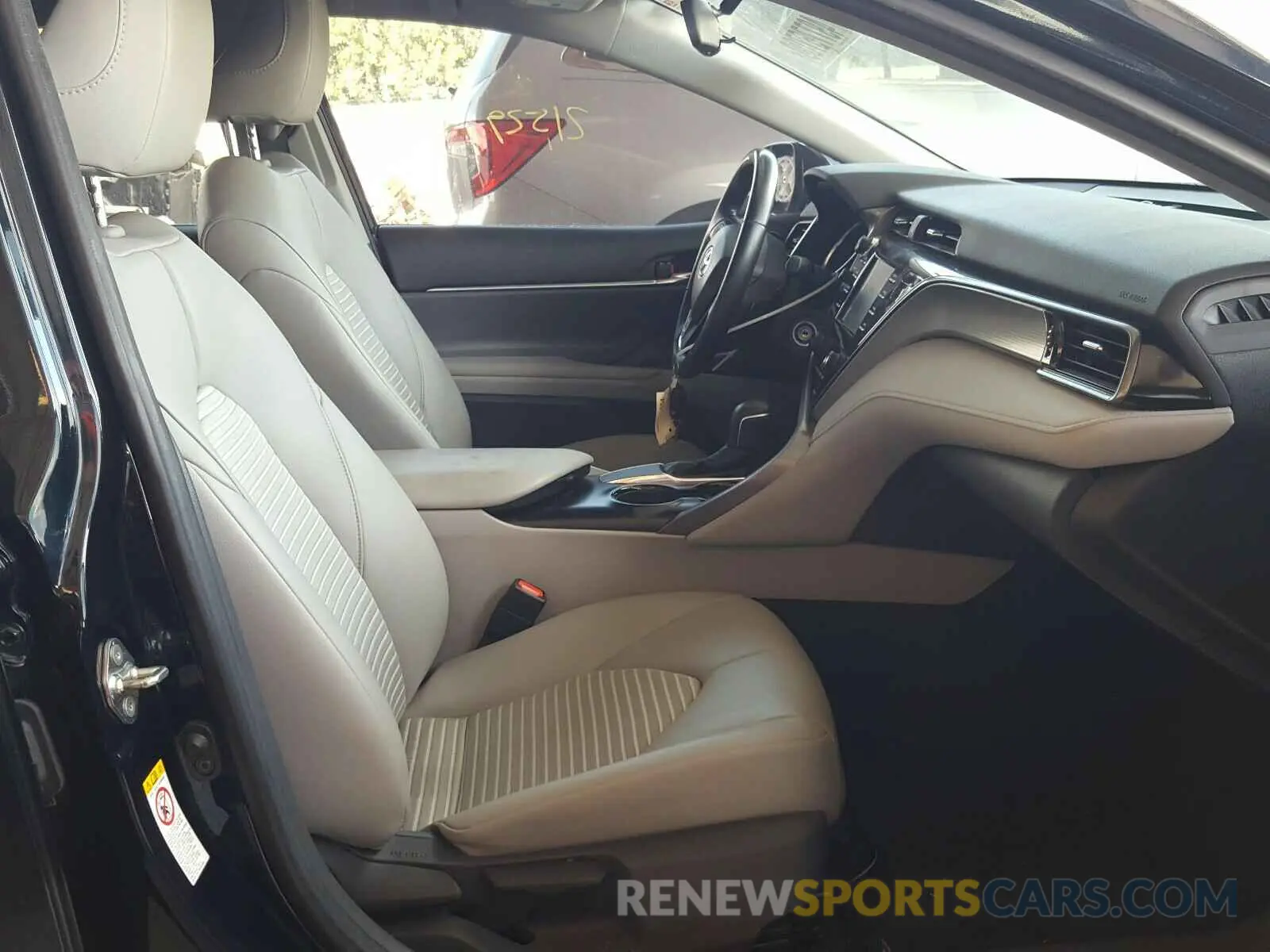 5 Photograph of a damaged car 4T1B11HK6KU685291 TOYOTA CAMRY 2019