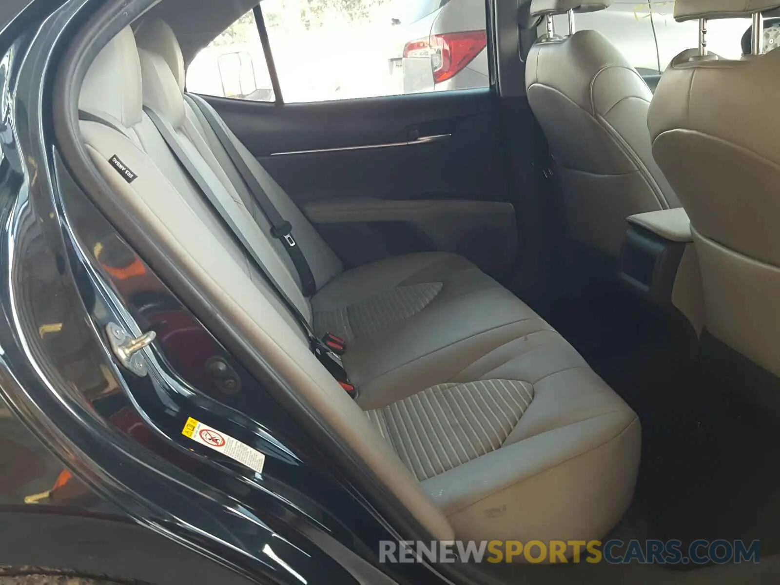 6 Photograph of a damaged car 4T1B11HK6KU685291 TOYOTA CAMRY 2019