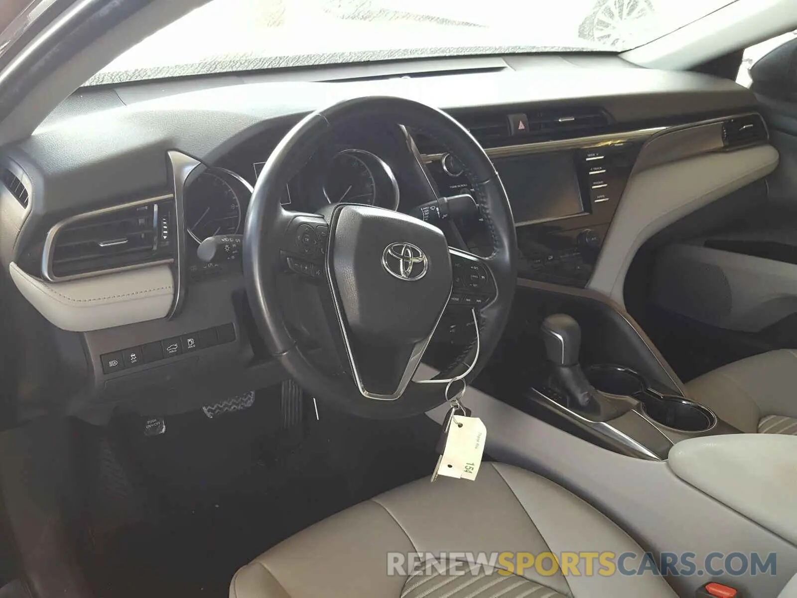 9 Photograph of a damaged car 4T1B11HK6KU685291 TOYOTA CAMRY 2019