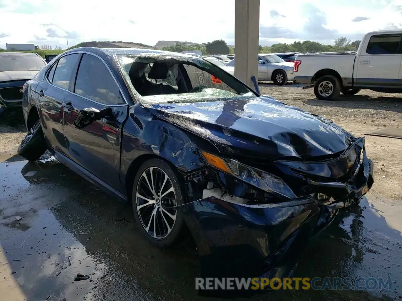 1 Photograph of a damaged car 4T1B11HK6KU688062 TOYOTA CAMRY 2019