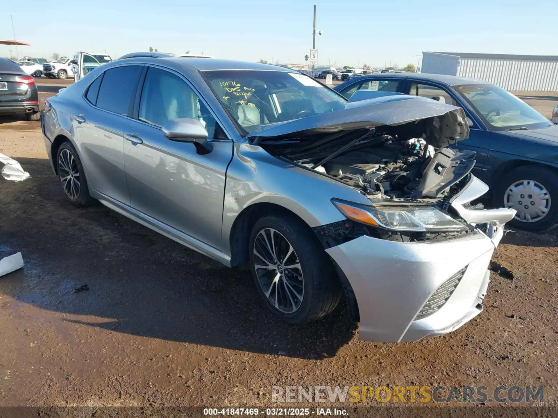 1 Photograph of a damaged car 4T1B11HK6KU692080 TOYOTA CAMRY 2019
