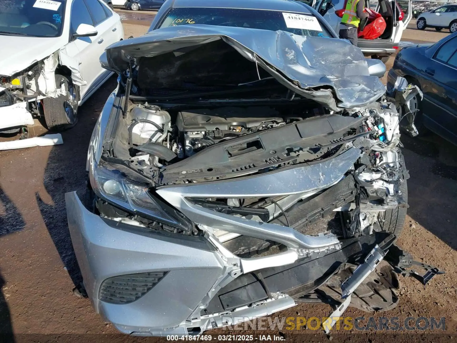 6 Photograph of a damaged car 4T1B11HK6KU692080 TOYOTA CAMRY 2019