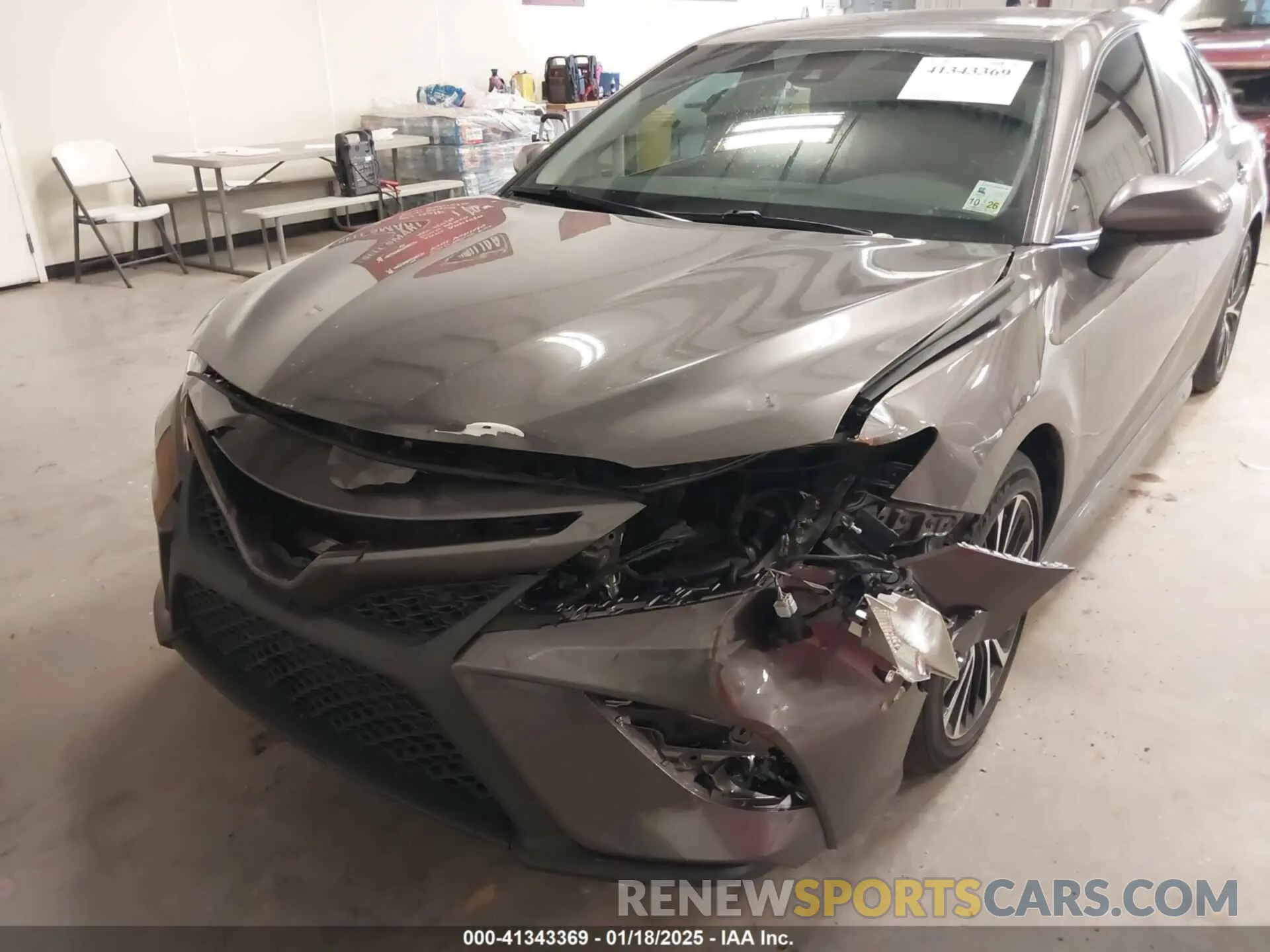 18 Photograph of a damaged car 4T1B11HK6KU697036 TOYOTA CAMRY 2019