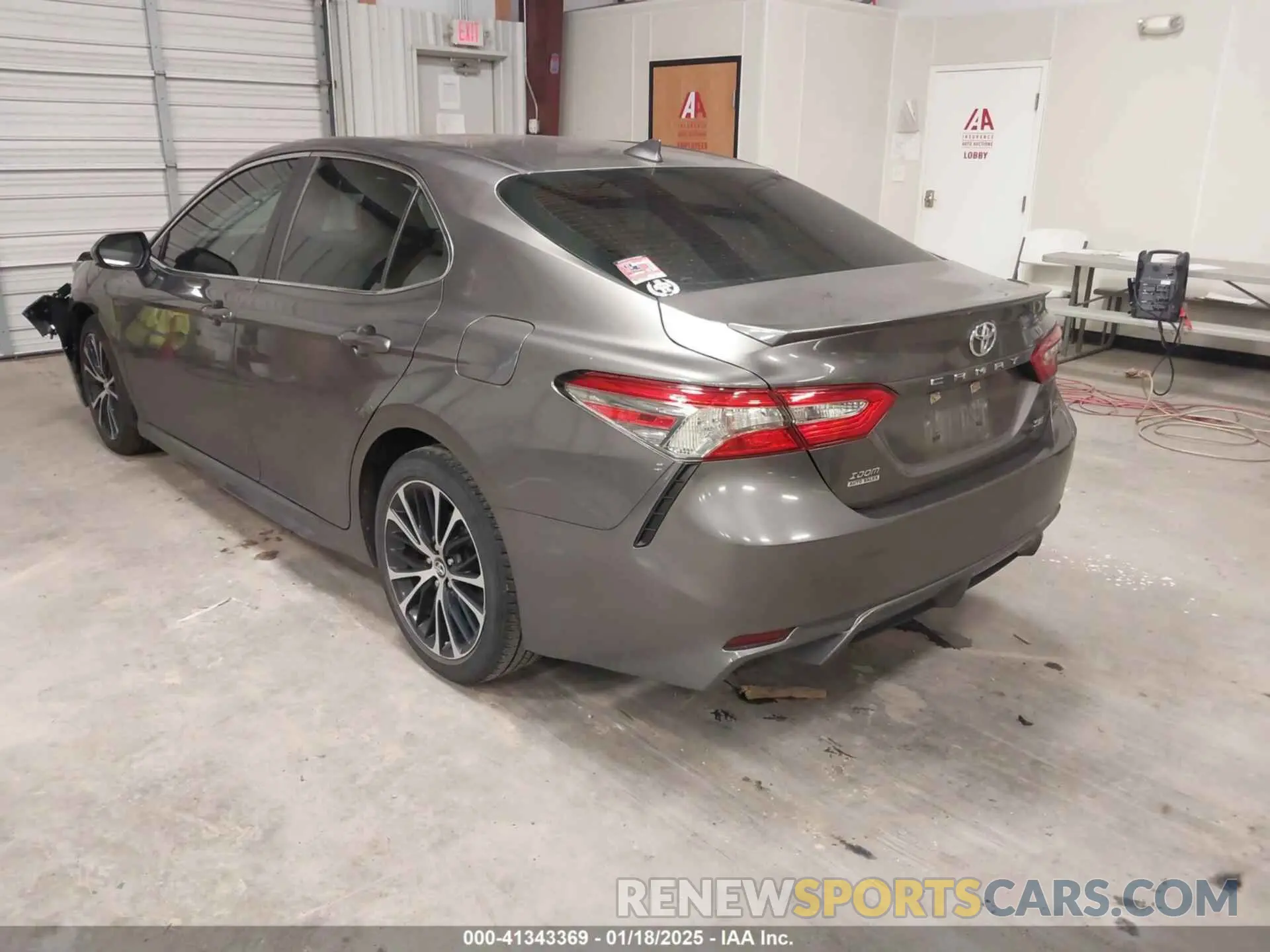 3 Photograph of a damaged car 4T1B11HK6KU697036 TOYOTA CAMRY 2019