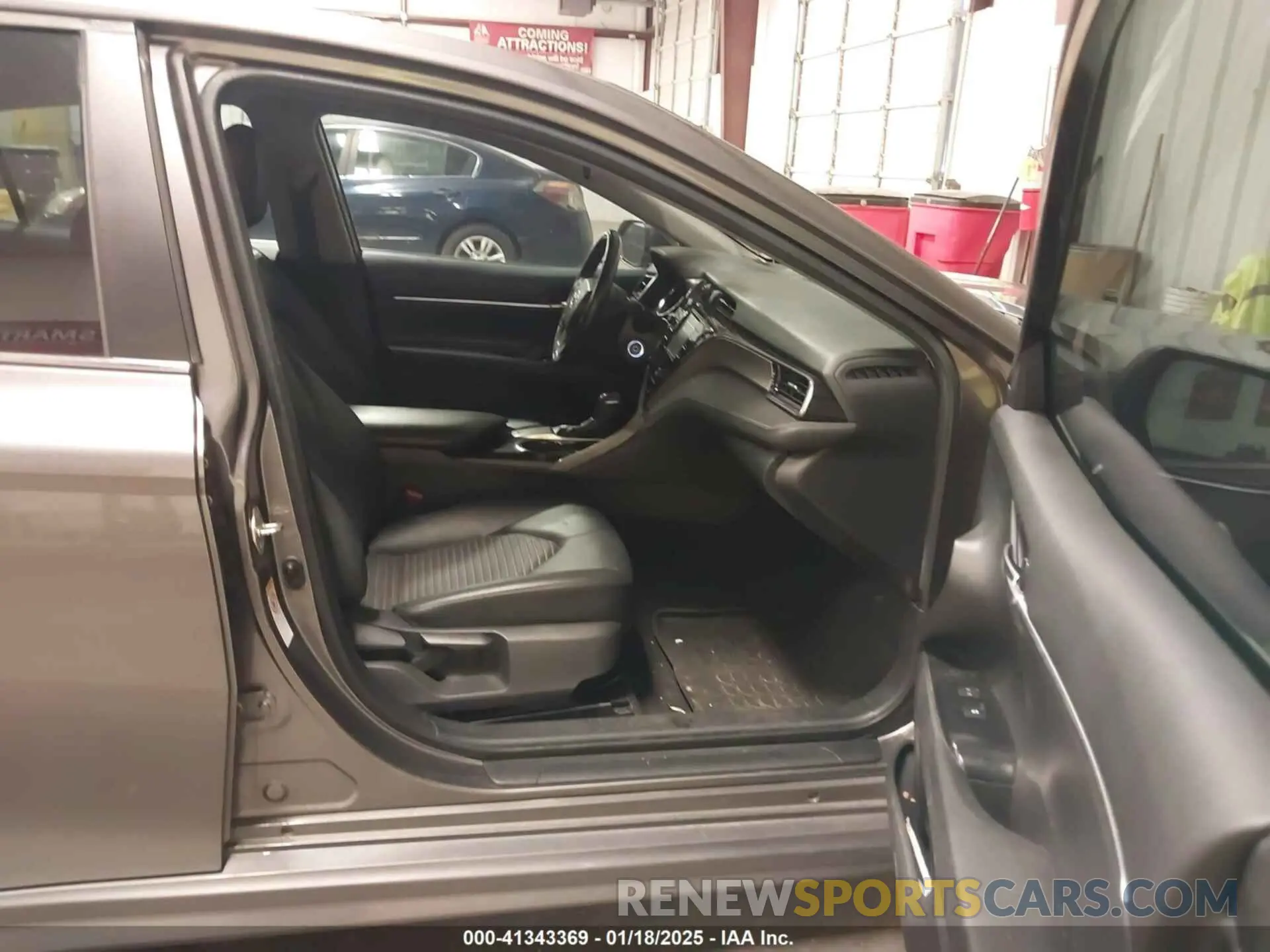 5 Photograph of a damaged car 4T1B11HK6KU697036 TOYOTA CAMRY 2019