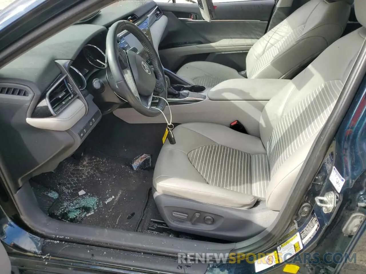 7 Photograph of a damaged car 4T1B11HK6KU709895 TOYOTA CAMRY 2019