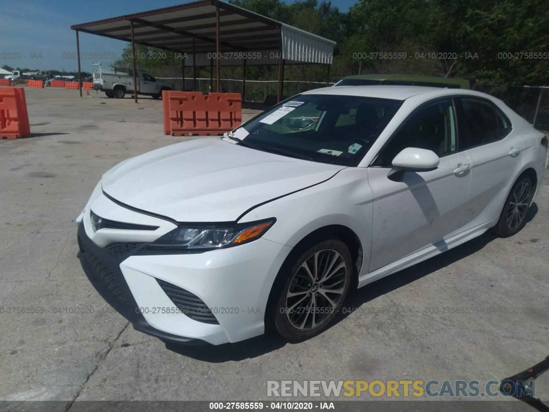 2 Photograph of a damaged car 4T1B11HK6KU717043 TOYOTA CAMRY 2019