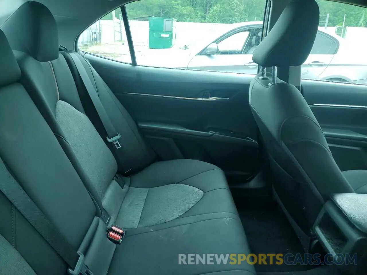 10 Photograph of a damaged car 4T1B11HK6KU722453 TOYOTA CAMRY 2019