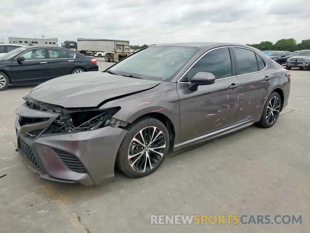 1 Фотография поврежденного автомобиля 4T1B11HK6KU726678 TOYOTA CAMRY 2019
