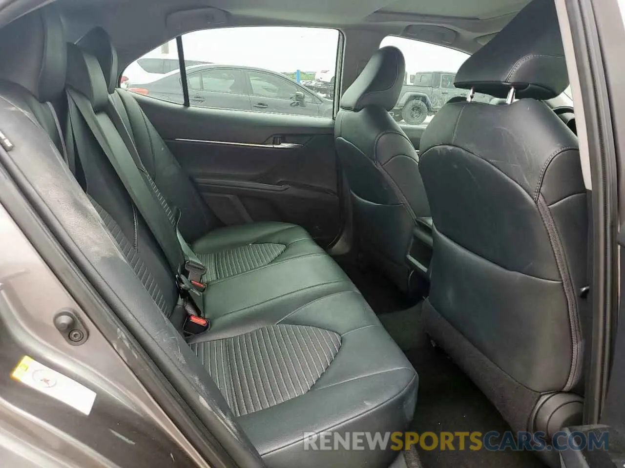 10 Фотография поврежденного автомобиля 4T1B11HK6KU726678 TOYOTA CAMRY 2019