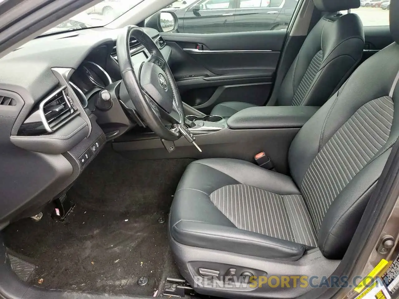 7 Фотография поврежденного автомобиля 4T1B11HK6KU726678 TOYOTA CAMRY 2019