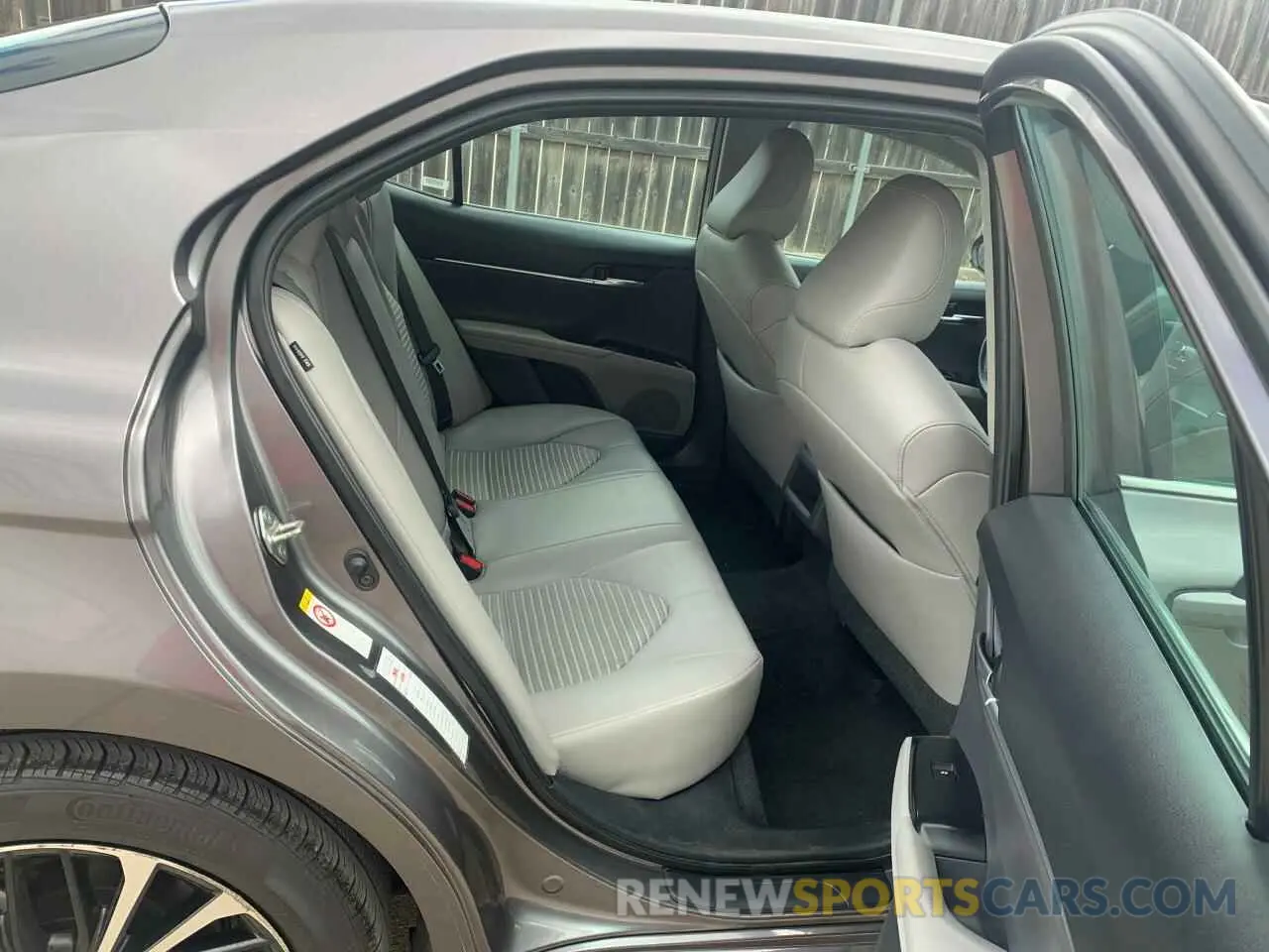 6 Photograph of a damaged car 4T1B11HK6KU730424 TOYOTA CAMRY 2019