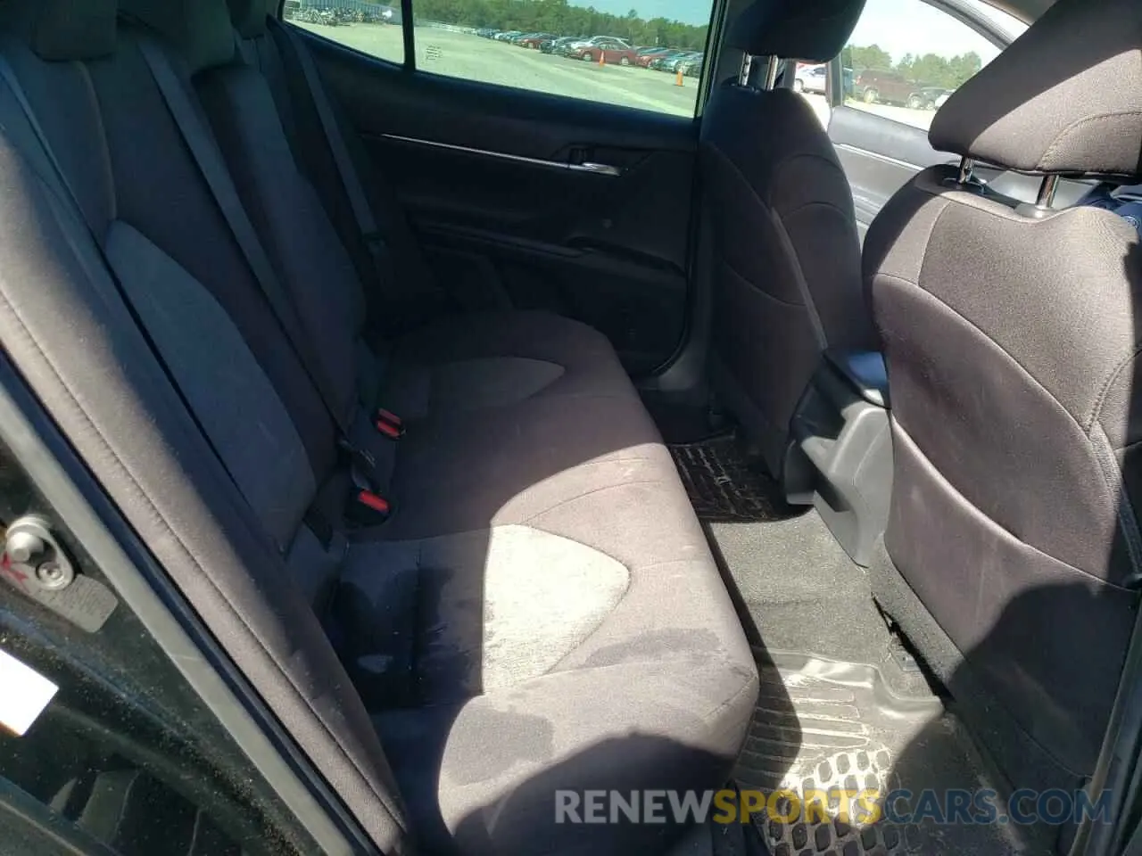 6 Photograph of a damaged car 4T1B11HK6KU736871 TOYOTA CAMRY 2019