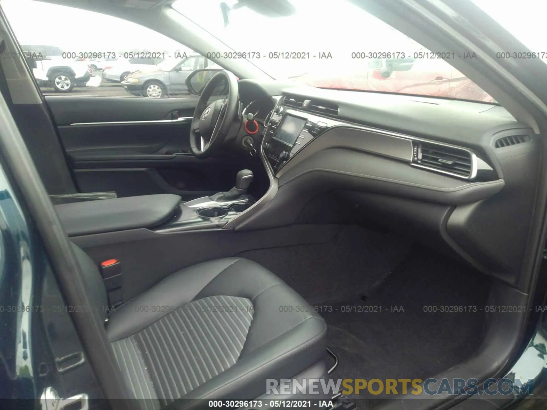 5 Photograph of a damaged car 4T1B11HK6KU739561 TOYOTA CAMRY 2019