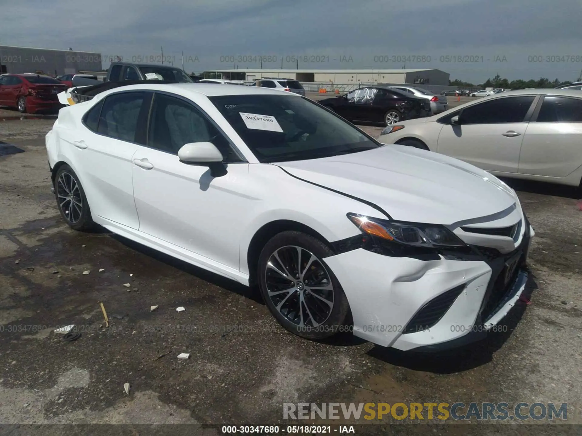 1 Photograph of a damaged car 4T1B11HK6KU740841 TOYOTA CAMRY 2019