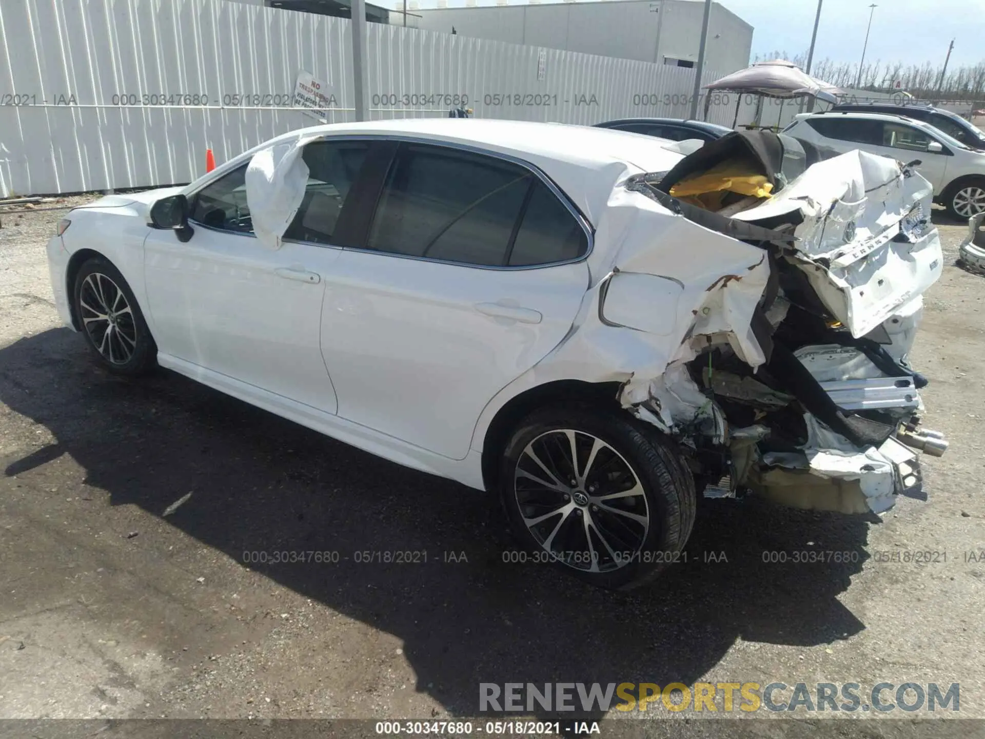 3 Photograph of a damaged car 4T1B11HK6KU740841 TOYOTA CAMRY 2019